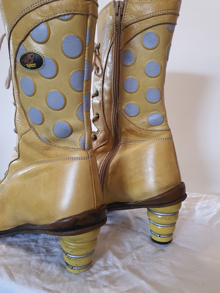 Eject Buttercup Yellow Woman's Boot sz39