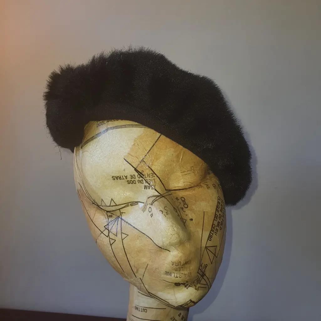 [HC15] Preloved Womens Hat - Vintage Beret Black Fur Look