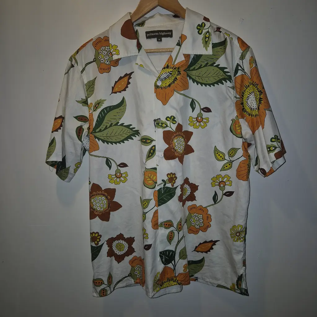 Preloved Mens Shirt S/S - Large Flower Print