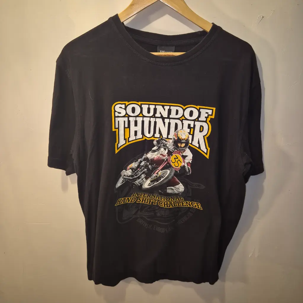 Preloved Mens Tshirt - 2018 Sound of Thunder size L