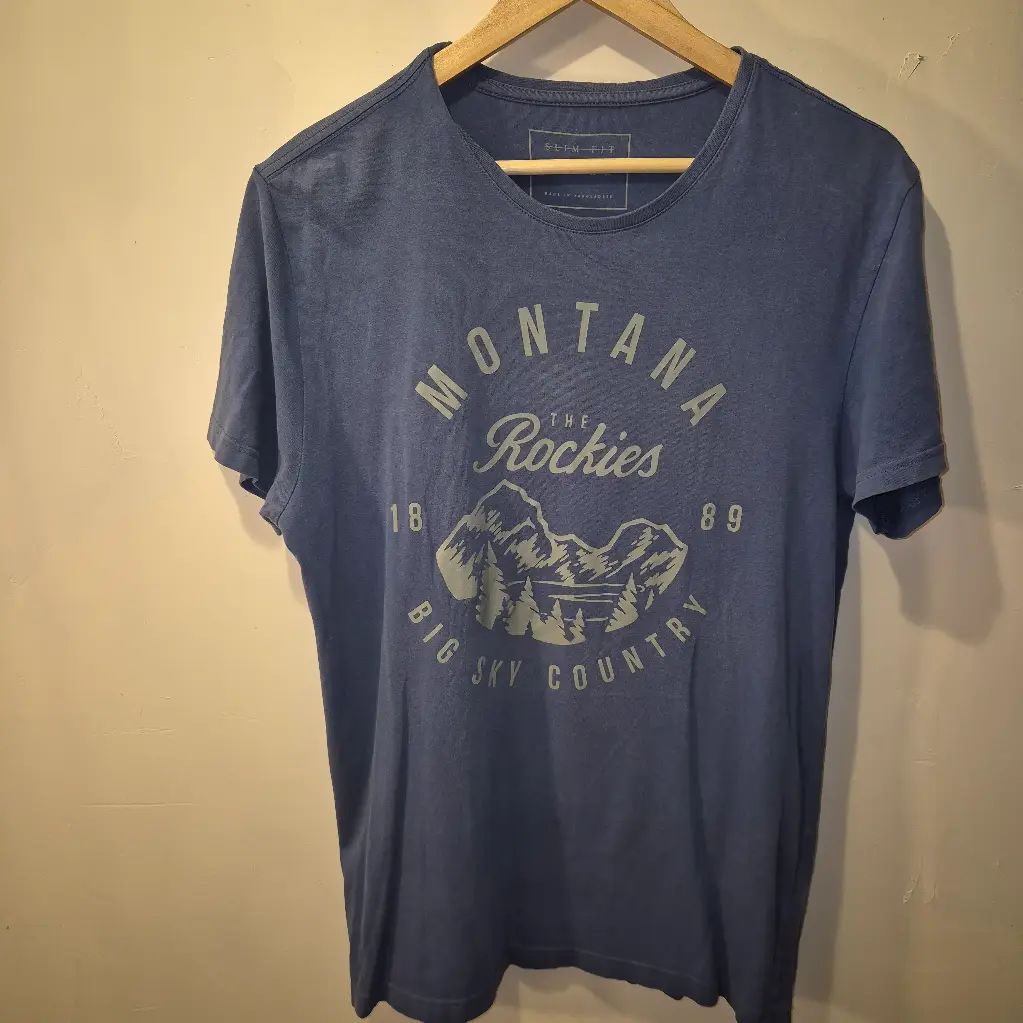 [MST05] Preloved Mens TShirt - Montana Big Sky Country Slim Fit size L