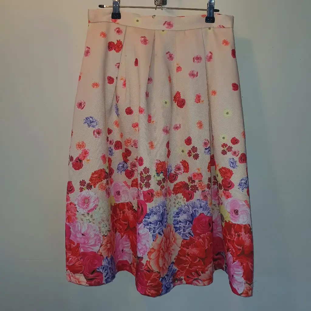 Preloved Womens Skirt - Summer Flowers Mini Skirt size 10