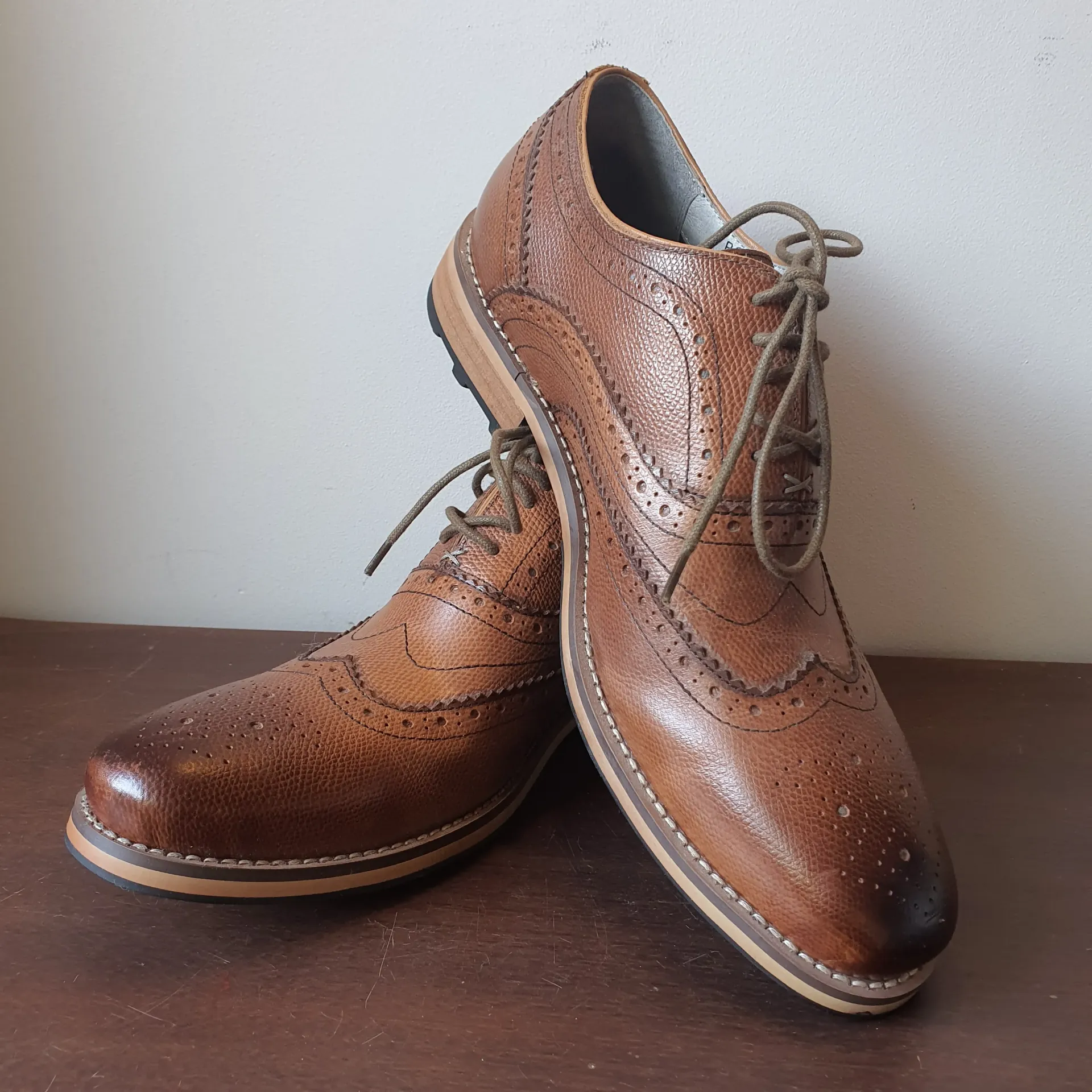 Mens Shoes Barkers - size 43 (Tan Leather) ** NEW **