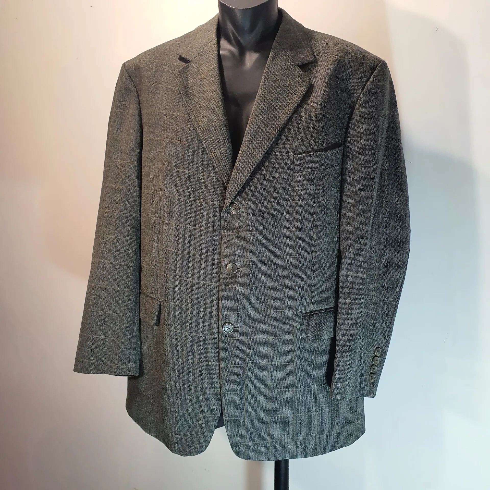 Preloved Mens Jacket - Rembrandt Vintage Styled Herringbone Weave 116cm