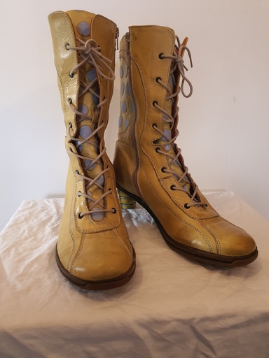 [FW001] Preloved Womens Leather Buttercup Yellow Boots